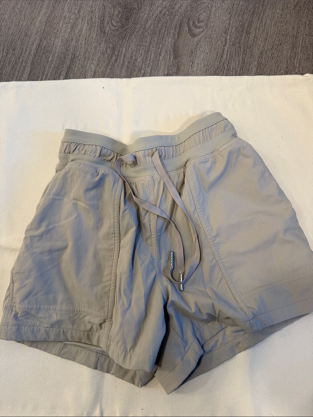 lululemon Dance Studio Shorts - Light Taupe